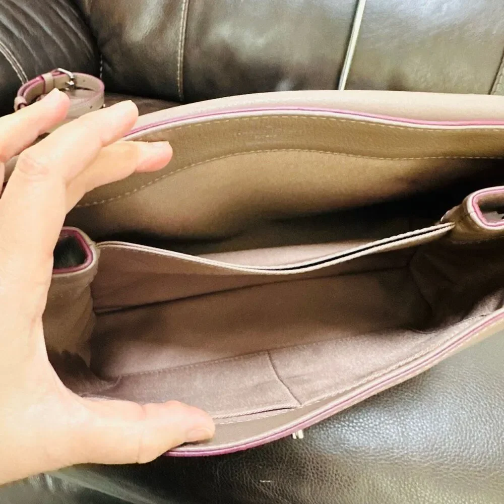 Louis Vuitton Lockme II Turtledove - Picture 15 of 16